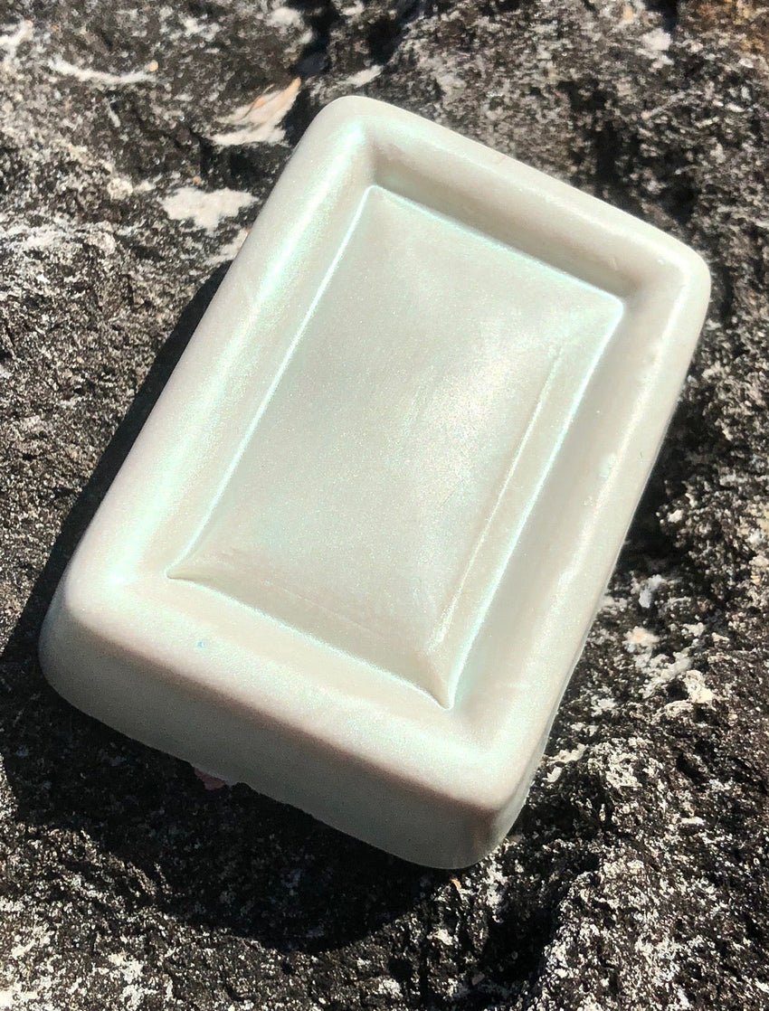 "GHOST SATIN GREEN"